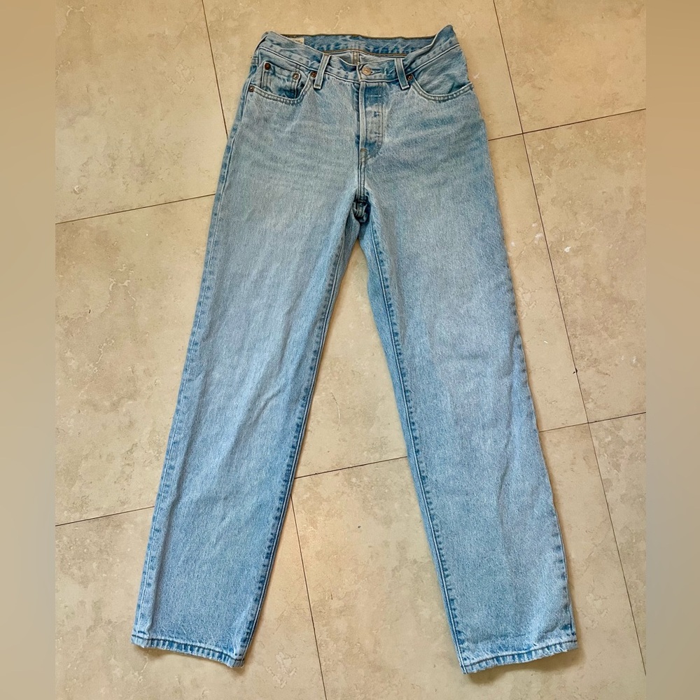 Levi's 501 Women's Jeans Light Wash
